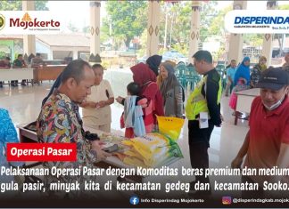 PELAKSANAAN OPERASI PASAR DENGAN KOMODITAS BERAS PREMIUM DAN MEDIUM, GULA PASIR, MINYAK KITA DI KECAMATAN GEDEG DAN KECAMATAN SOOKO