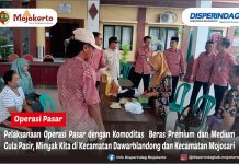 PELAKSANAAN OPERASI PASAR DENGAN KOMODITAS BERAS PREMIUM DAN MEDIUM, GULA PASIR, MINYAK KITA DI KECAMATAN DAWARBLANDONG DAN KECAMATAN MOJOSARI