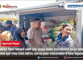 Operasi Pasar menjadi salah satu upaya dalam menstabilkan harga bahan pokok agar tetap stabil, operasi pasar dilaksanakan di Pasar Bagusan