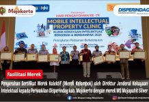 Penyerahan Sertifikat Merek Kolektif (Merek Kelompok) oleh Direktur Jenderal Kekayaan Intelektual kepada Perwakilan Disperindag kab. Mojokerto dengan merek “MS Mojopahit Silver”